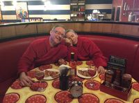 Di Resto Pizza Ini Bisa Makan Asyik dengan Pakai Piyama