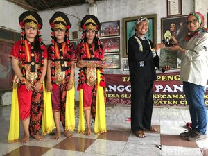 Tetap Bertopeng Selama 40 Tahun