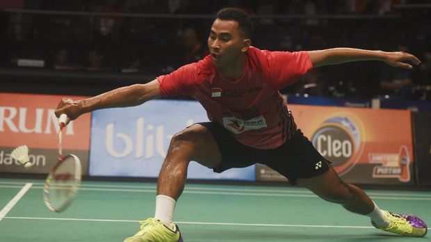 Tommy Sugiarto bertanding di laga ketiga di lapangan 1 babak perempat final.