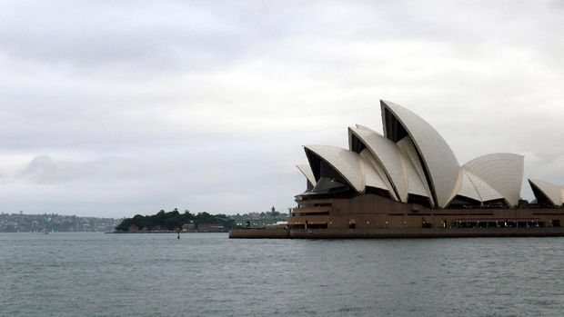 Suasana Sydney Opera House saat malam