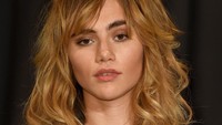 Suki Waterhouse tampil mempesona saat menghadiri acara urberry Februari 2017 Show di London, Inggris pada Senin (20/2/2017) waktu setempat. Anthony Harvey/Getty Images/detikFoto.