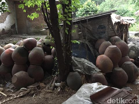 Membatik dengan Tanah di Cirebon