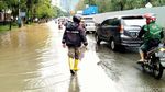 Banjir di Jatinegara Kaum, Lalin Terputus