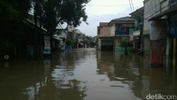 Sejumlah toko pun tutup.