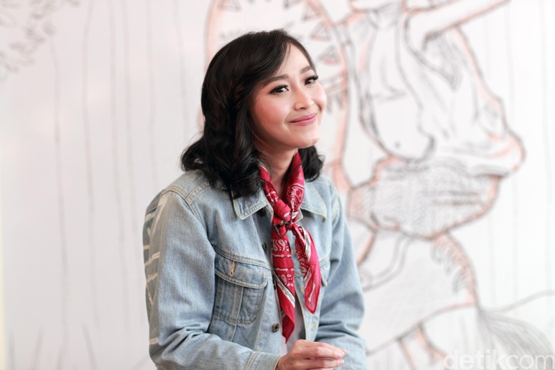 Makna Kata  Independent  di Album Rinni Wulandari