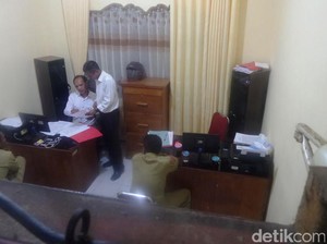 OTT Kades dan 5 Perangkat di Situbondo, Uang Rp 15 Juta Disita