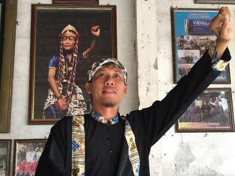 Tetap Bertopeng Selama 40 Tahun