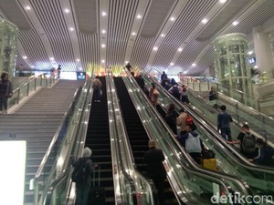 Stasiun Kereta Api Shanghai Serasa Bandara