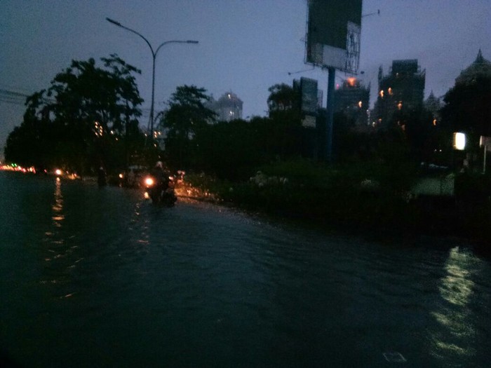 Kelapa Gading dan Cengkareng Juga Tergenang Air Setinggi 20-30 Cm
