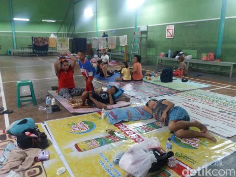 Kali Mookervaart Meluap Bikin Banjir, Warga Mengungsi
