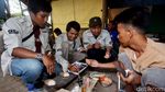 Para Risers Belajar Membuat Gerabah