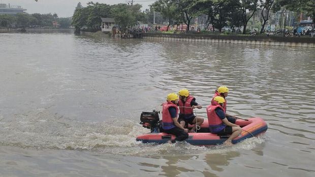 Ikmal Tewas Terbawa Arus Kali yang Meluap di Jakbar