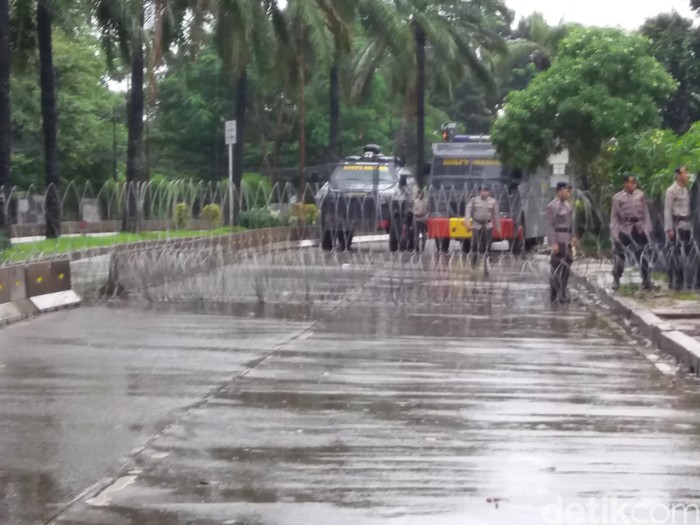 Sidang Tuntutan Ahok, Polisi Lakukan Pengamanan Seperti Biasa