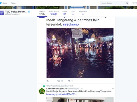 Banjir di Depan Ciledug Indah Tangerang Sebabkan Lalin Macet