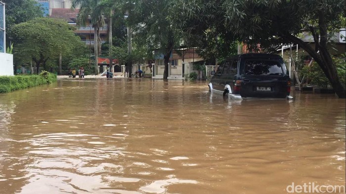 Minim RTH Resapan, 80% Hujan Jabodetabek Jadi Aliran Permukaan