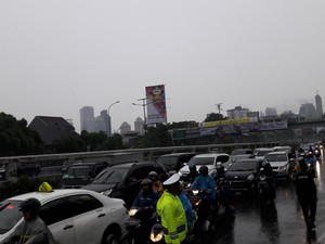 Aksi 212 Dimulai, Lalu Lintas di Depan Gedung DPR Padat Merayap