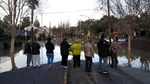 Banjir Terjang California, Puluhan Mobil Terendam