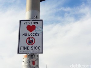 Dilarang Pasang Gembok Cinta di Brooklyn Bridge NY, Dendanya Rp 1,3 Juta