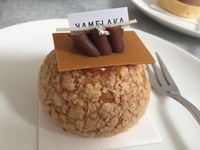 Namelaka: Ayo Ngemil <i>Choux Salted Caramel</i> dan <i>Thai Milk Tea</i> yang Lembut Manis