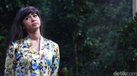 Ia pun juga selalu menampilkan make-up yang sederhana. Pool/Hanif Hawari/detikFoto.