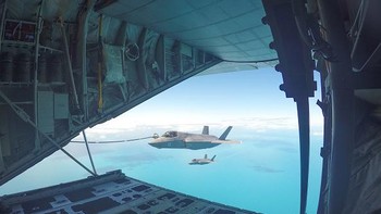 F 35 telah dikembangkan Lockheed Martin hampir 14 tahun lamanya, banyak mengalami penundaan dan diiringi berbagai kontroversi termasuk masalah teknis. Foto: Getty Images