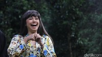  Artis blasteran Jepang Indonesia itu tampak semringah. Pool/Hanif Hawari/detikFoto.