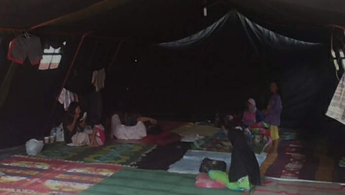 Tenda pengungsian warga di Rawa Buaya, Jakbar