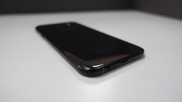 Menjajal Galaxy A7 Edisi 2017