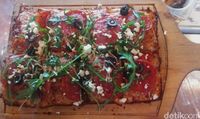 Pizza Kotak dan Pizza Raksasa, Pizza Unik Buat Penggemar Pizza