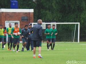 Pemain Timnas U-22 Akan Dibekali Kamus Bahasa Spanyol