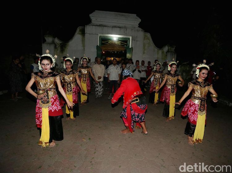 Datsun Risers Expedition Diterima Sultan Kacirebonan