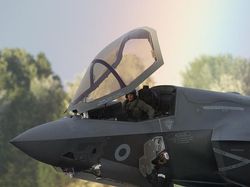 Potret Dramatis Jet Tempur Tercanggih F-35 Lightning II