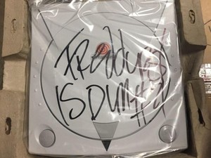Sega Dreamcast Bertandatangan Fred Durst Dibanderol Rp 13 Jutaan