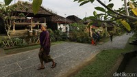 Desa Penglipuran dikukuhkan sebagai desa terbersih di dunia sejak tahun 2016 melalui polling pengunjung di media sosial.