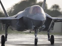 Potret Dramatis Jet Tempur Tercanggih F-35 Lightning II
