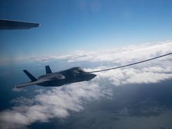 Potret Dramatis Jet Tempur Tercanggih F-35 Lightning II