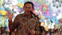 Ahok memberikan sambutan.