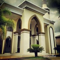 Ternate Punya Masjid Terapung!