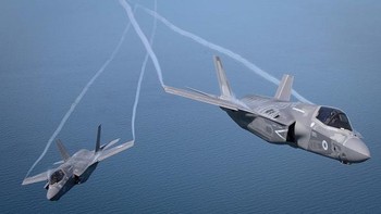 Ia dibekali kemampuan berbagi data dengan pesawat lain. Foto: Getty Images