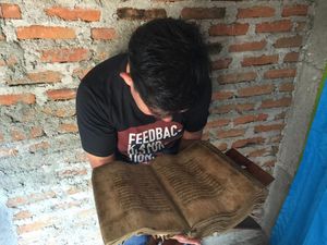 Konon, Al Quran Kulit Kayu Tertua se-Asia Ada di Alor