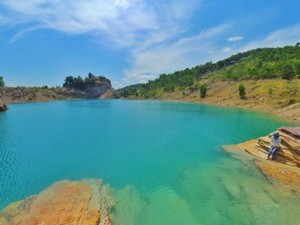 Mungkin Kamu Belum Tahu, Danau Biru di Kalimantan Selatan