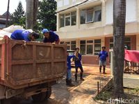 Tanggul Kali Sunter yang Jebol Diperbaiki Sementara