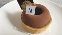 Banana Chocolate Tart adalah salah satu varian tart di Namelaka. Berupa sable tart dibagian bawah dengan isian mousse cokelat dan banana cremeux. Tak ketinggalah hiasan berupa lapisan dark chocolate glaze dan potongan banana sponge.