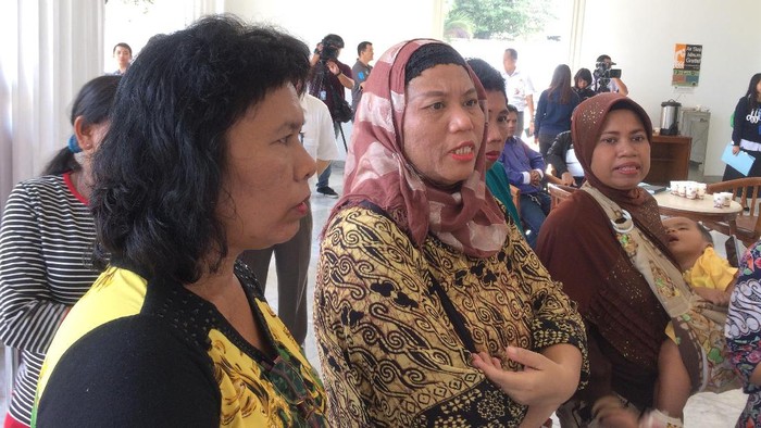 Bingung Anak Belum Dapat KJP, Ibu-ibu Ini Ingin Curhat ke Ahok