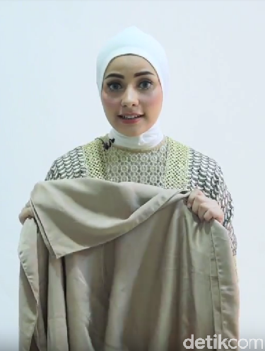 Tutorial Hijab Kondangan Ala Si Cantik Berdarah Arab-Turki, Mouzalina