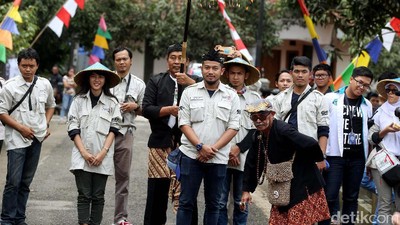 Datsun Risers Expedition Disambut Warga Cibuntu