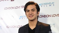 Rizky Nazar diamankan polisi seorang diri. Foto: Noel/detikHOT