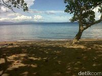 Air Panas di Pantai Mungkin Cuma Ada di Tidore