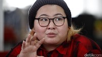 Karena dua singlenya yakni C.I.N.T.A dan Sakitnya tuh di Sini ia dicap sebagai penyanyi cover.