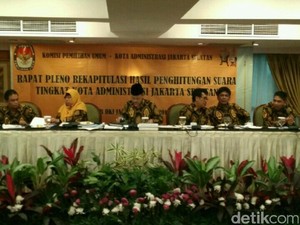 Pleno KPU Jaksel: Anies-Sandi Unggul, Partisipasi Pemilih 76,27%